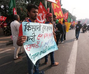 Marching from Majnu ka Tila to Ramlila