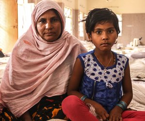 Mother and daughter at Bijwasan Barat Ghar